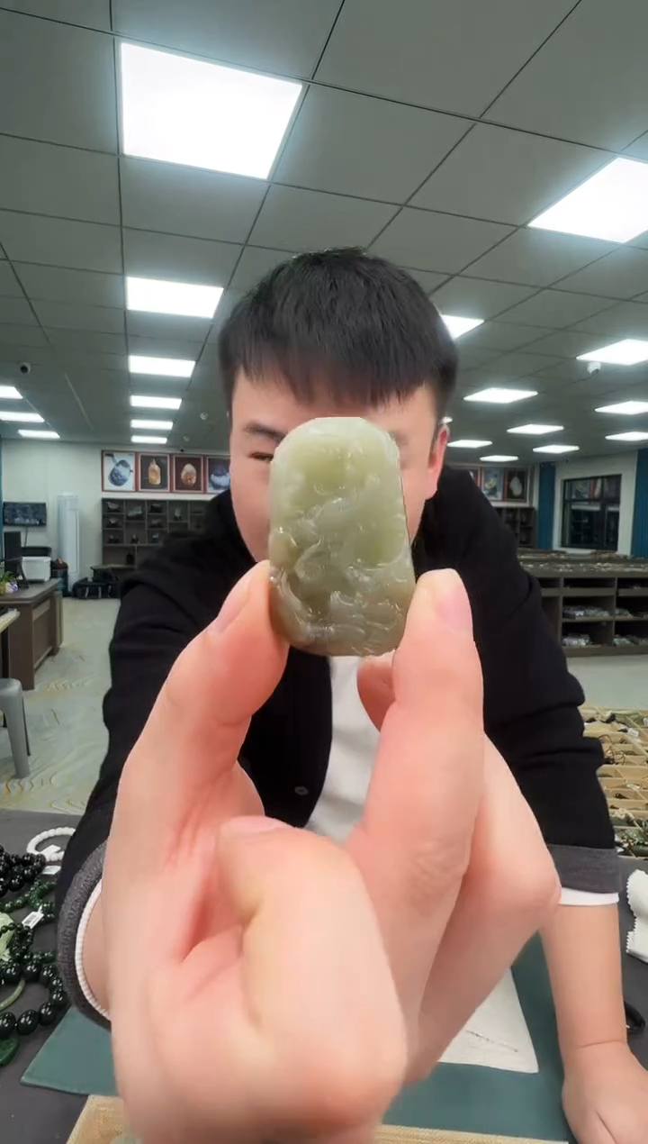 未镶嵌和田玉挂件b56