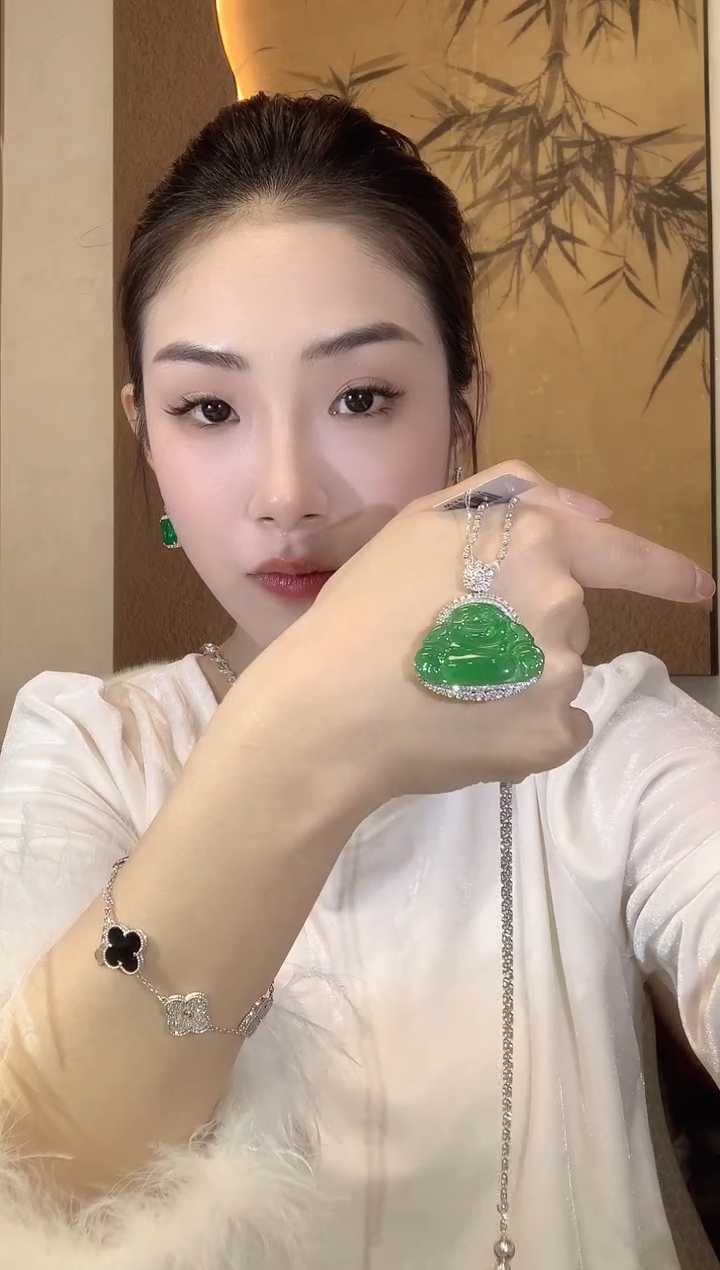 【闪购商品】翡翠吊坠(不含链)18K金镶嵌C28