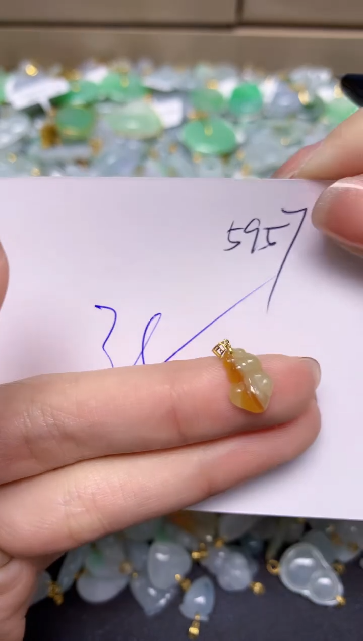 【闪购商品】翡翠颈饰18K金镶嵌天然翡翠A货