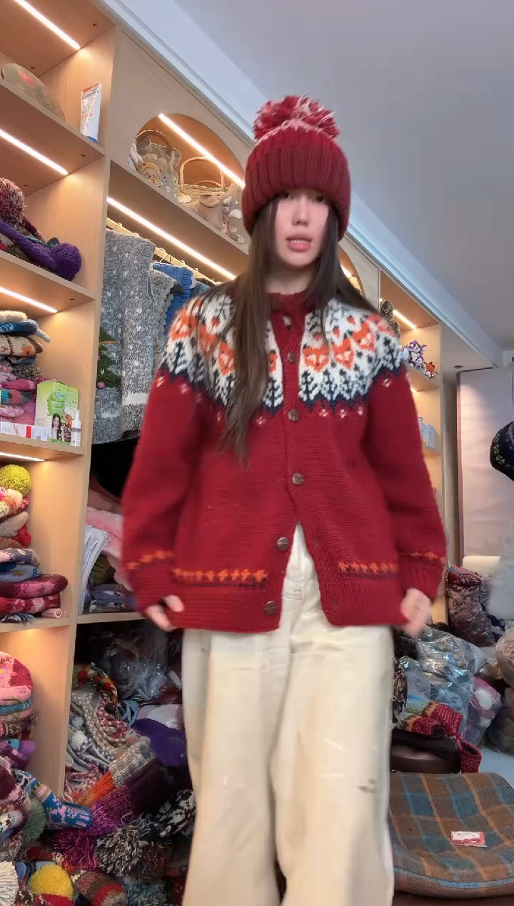 羊毛红色狐狸毛衣 