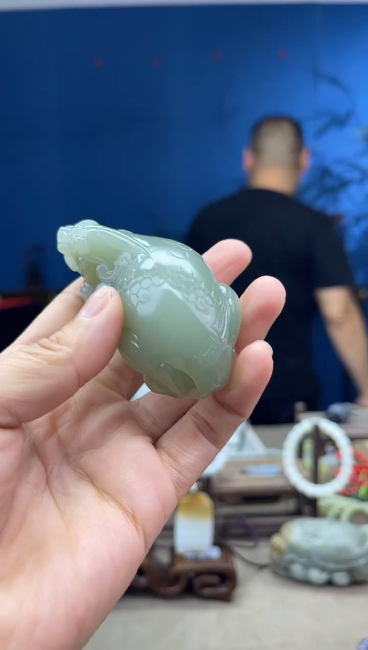 和田玉未镶嵌颈饰1