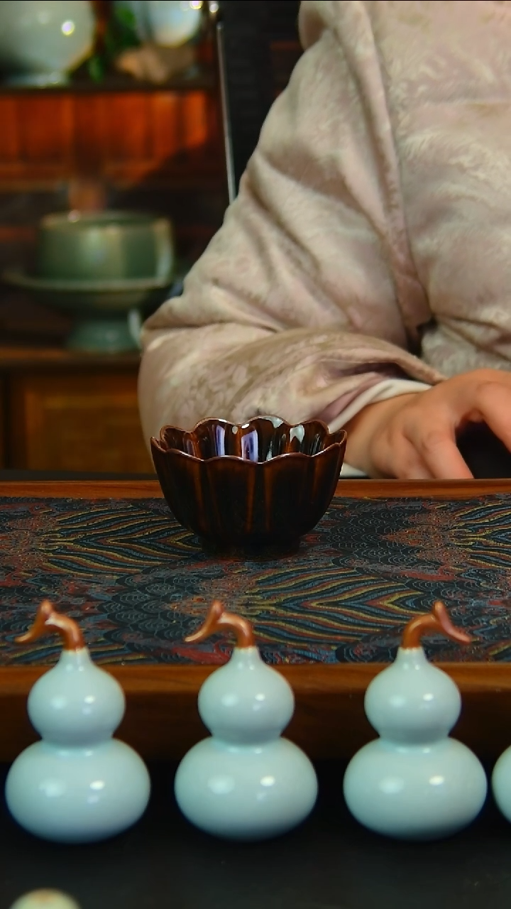 瓷片茶叶末杯微瑕