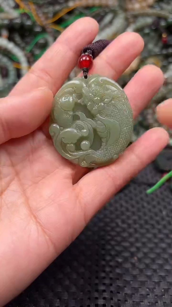 颈饰未镶嵌和田玉1