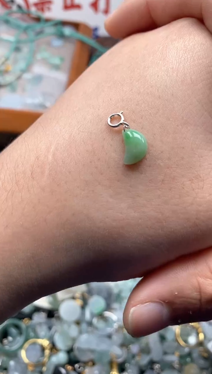 【闪购商品】翡翠颈饰未镶嵌哥哥