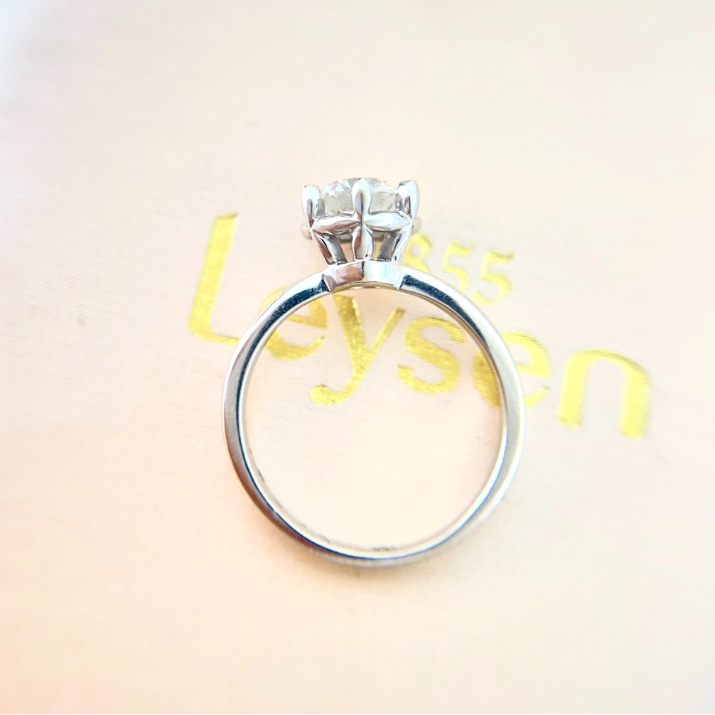 莱神通灵 1.00克拉钻戒