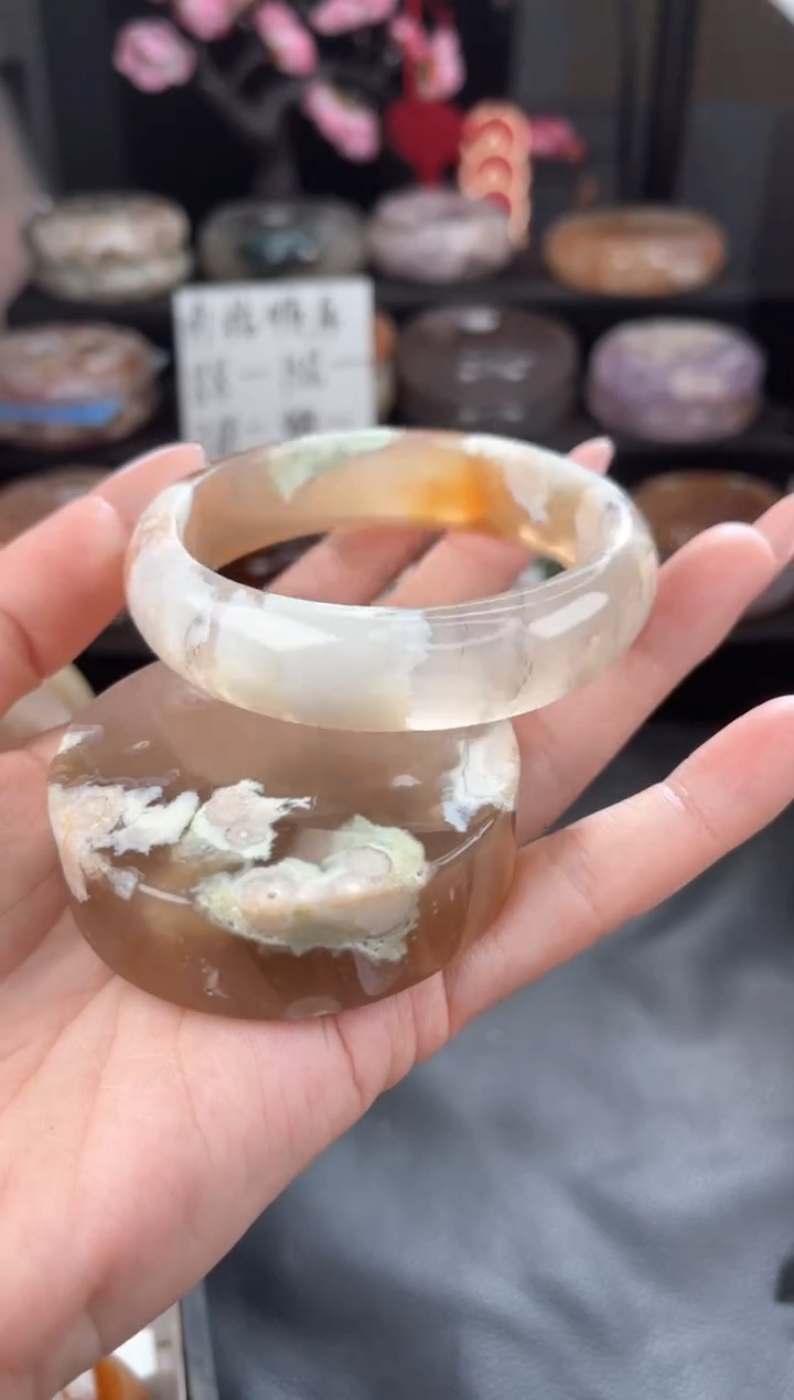 【闪购商品】石英质玉手镯未镶嵌60