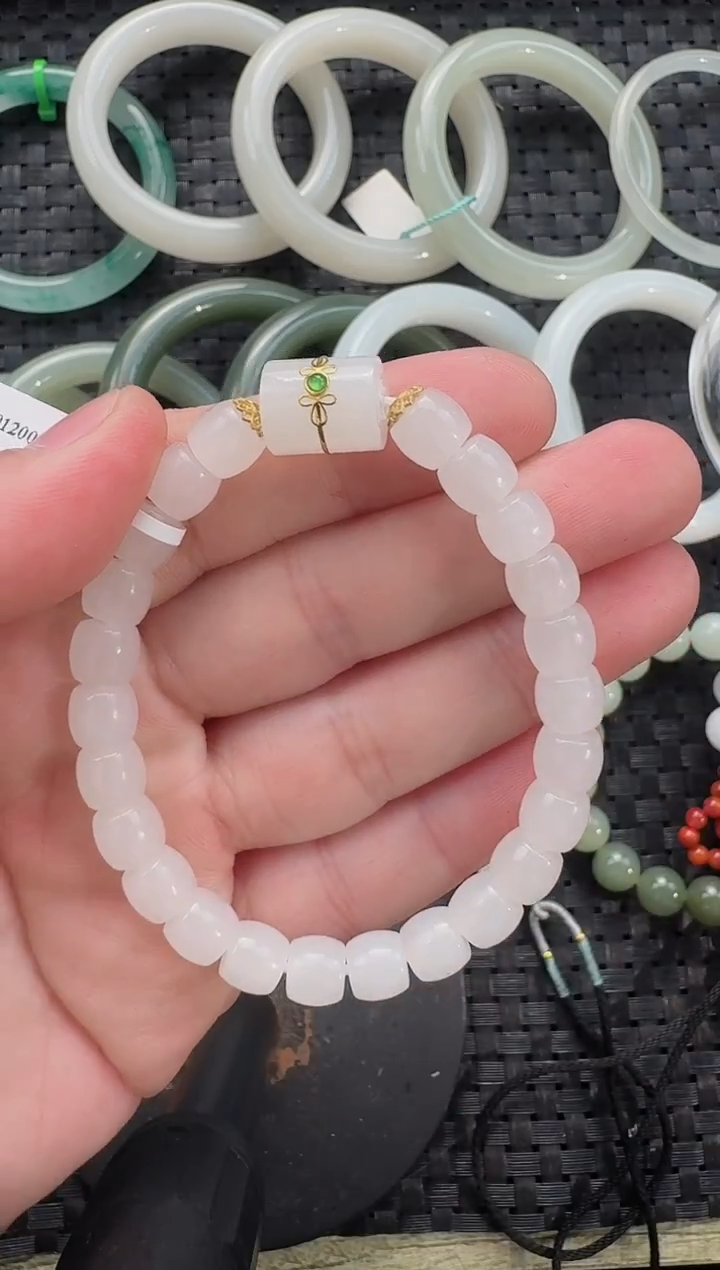 颈饰未镶嵌和田玉直切