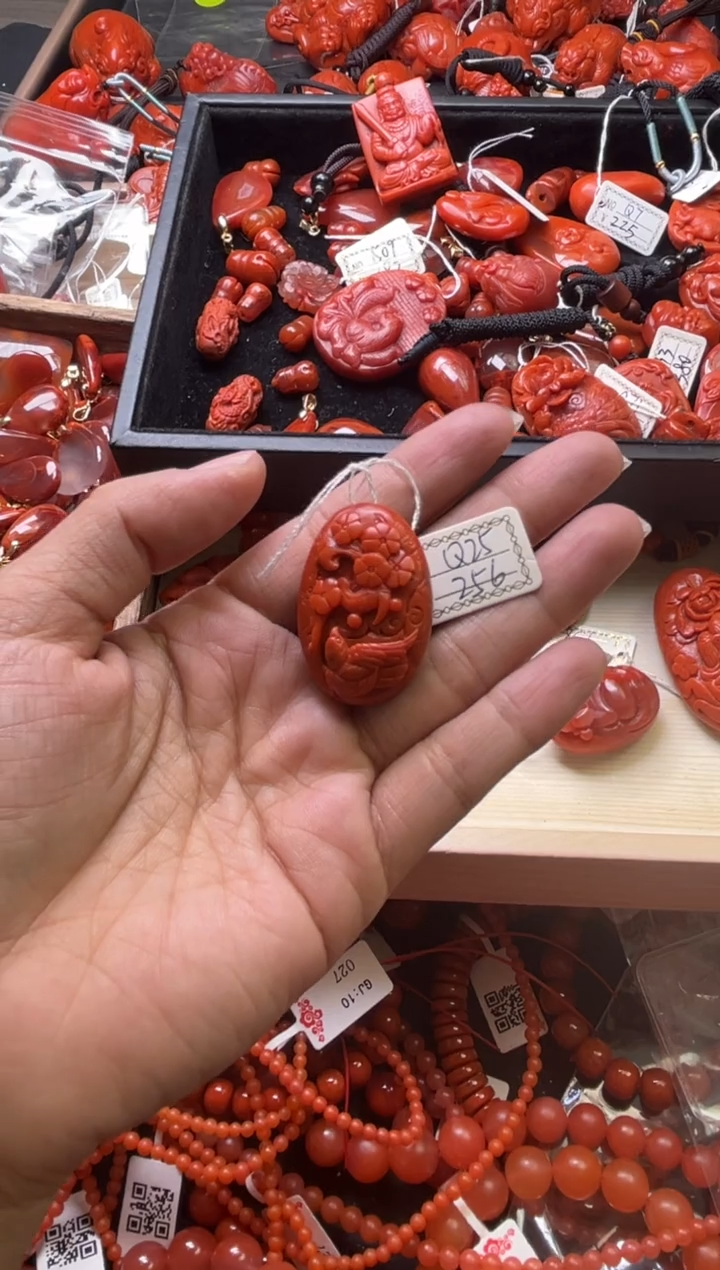 【闪购商品】南红玛瑙未镶嵌珠宝奇石Q25