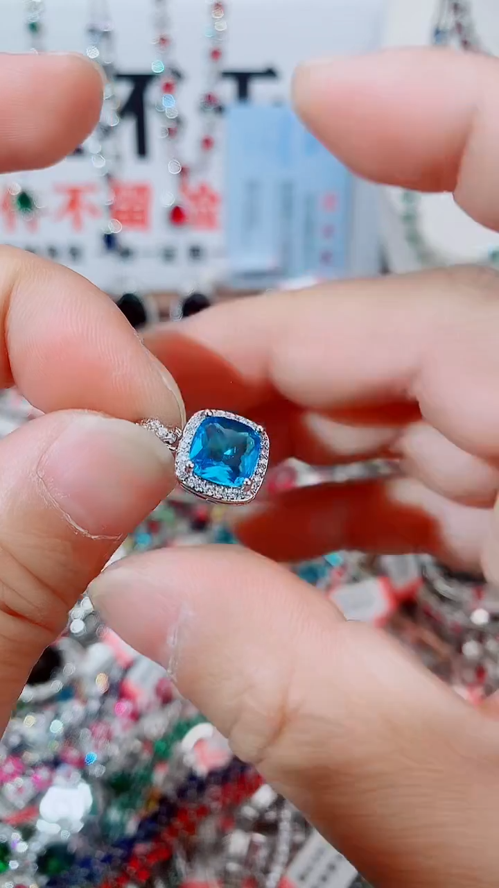 未镶嵌颈饰海蓝宝石  