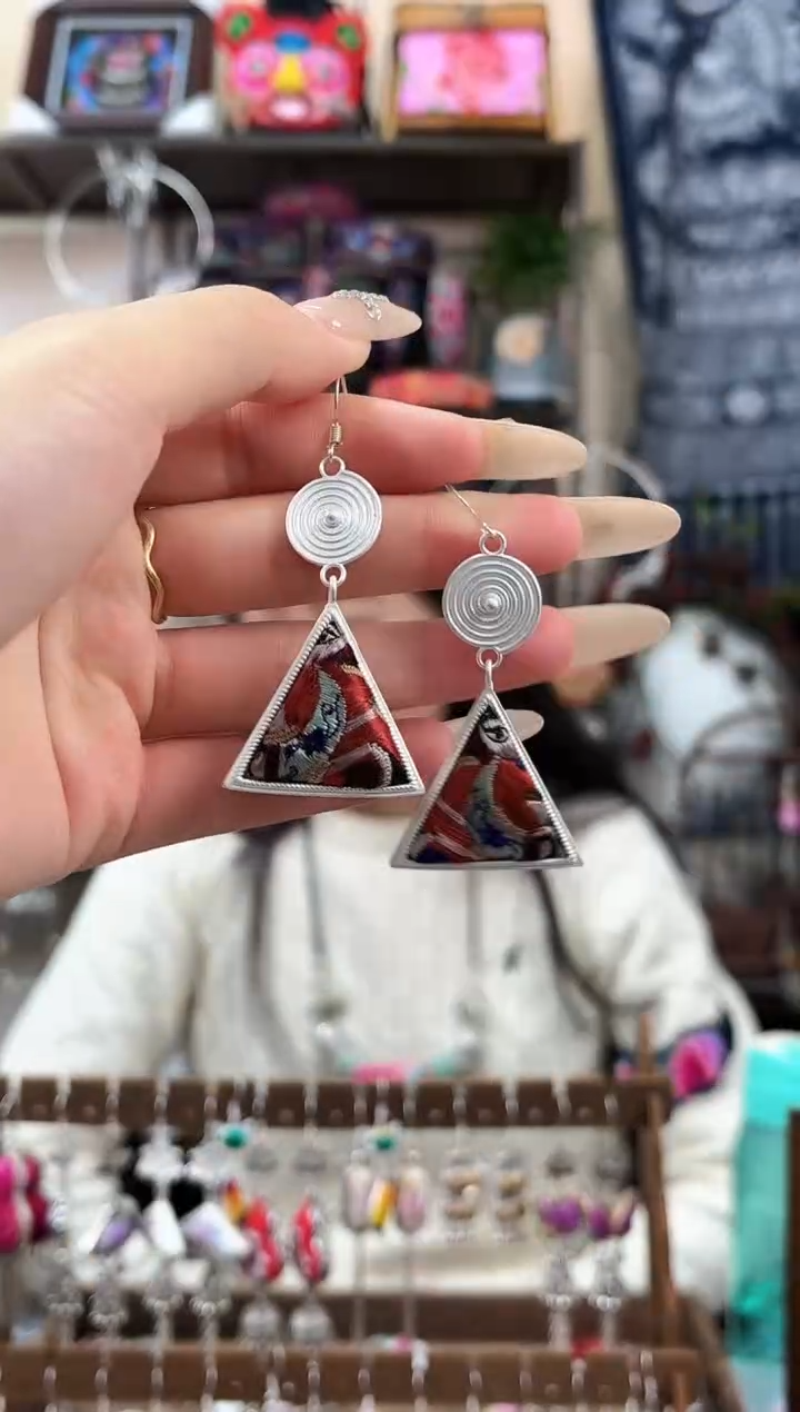 织绣民族风非遗老绣饰品519