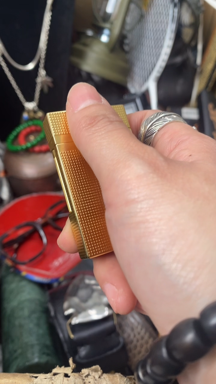 瓷片卓敏杂货铺卓敏杂货铺楼下