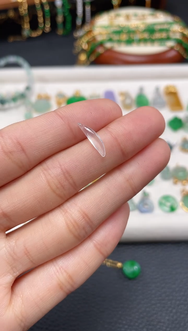 【闪购商品】翡翠吊坠(不含链)18K金镶嵌一个  JK537