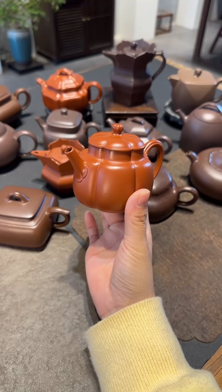 【闪购商品】紫砂茶壶繁花 朱泥