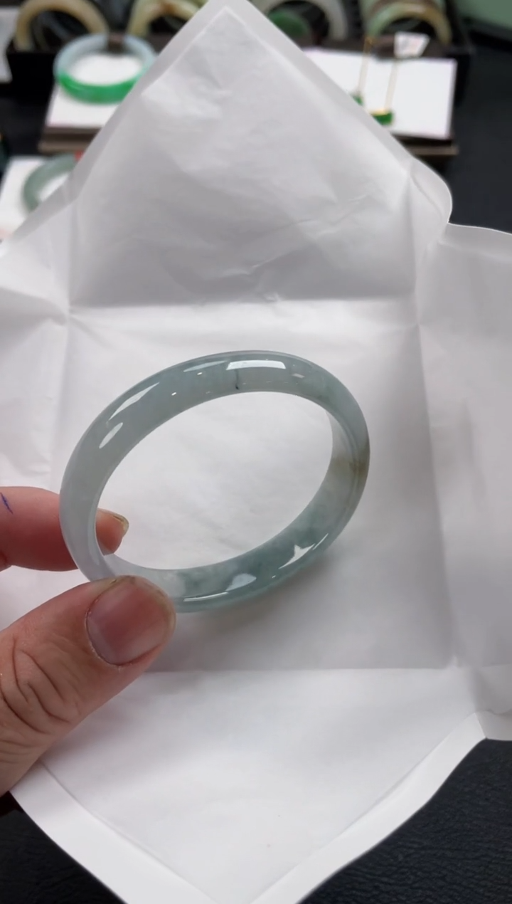 【闪购商品】翡翠手镯未镶嵌有裂