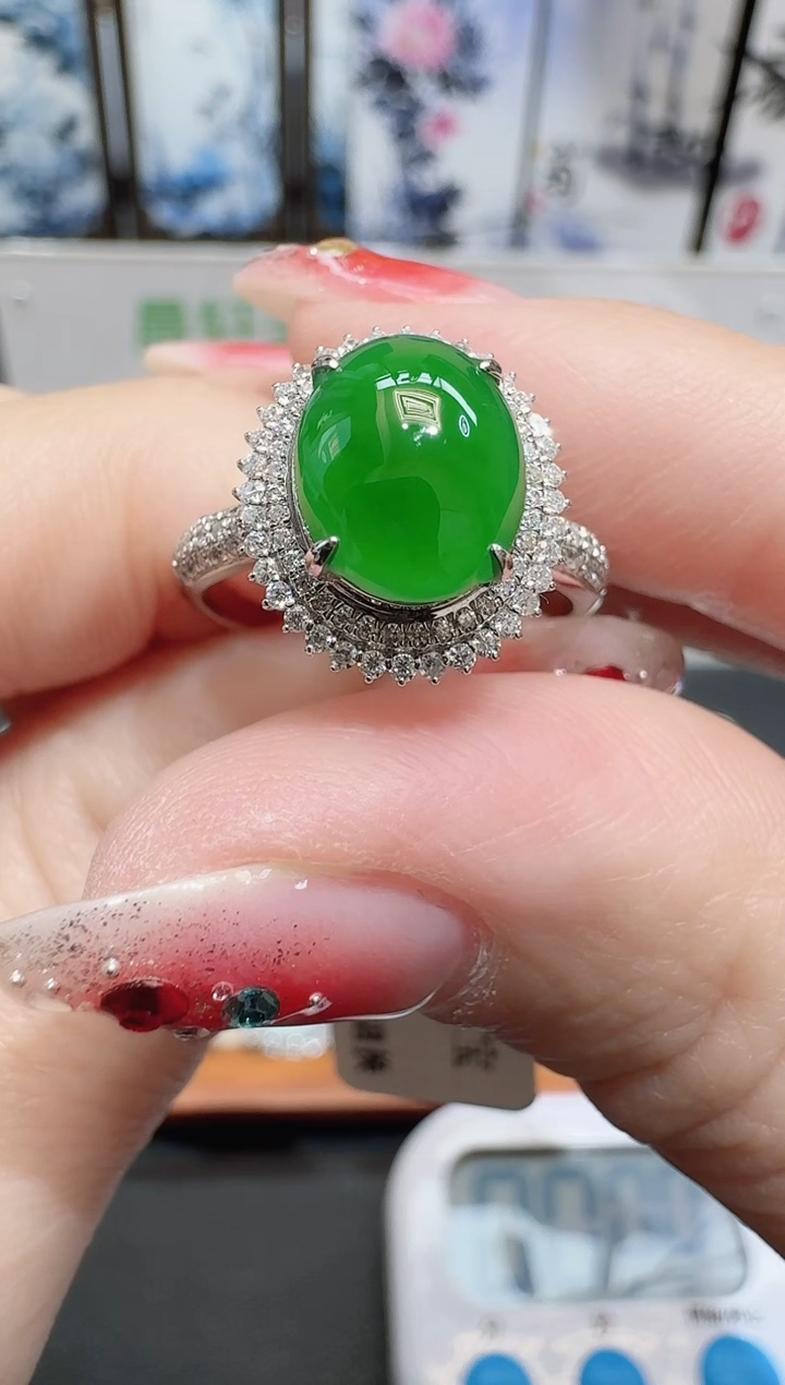 18K金镶嵌戒指翡翠寻**今寄售回流，24小时鉴赏期