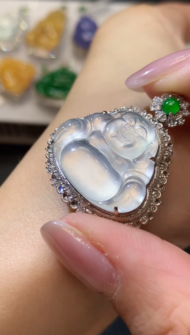 【闪购商品】翡翠吊坠(不含链)18K金镶嵌A66