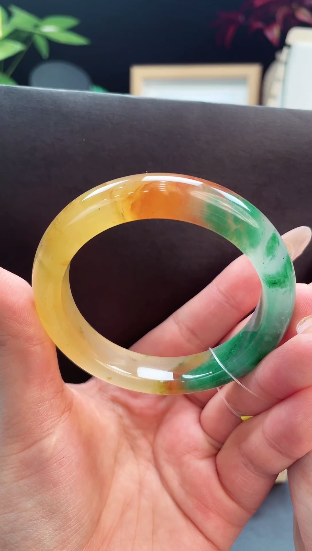 【闪购商品】石英质玉手镯未镶嵌黄加绿