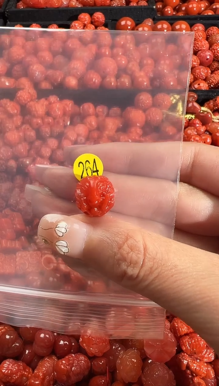 颈饰未镶嵌南红玛瑙1