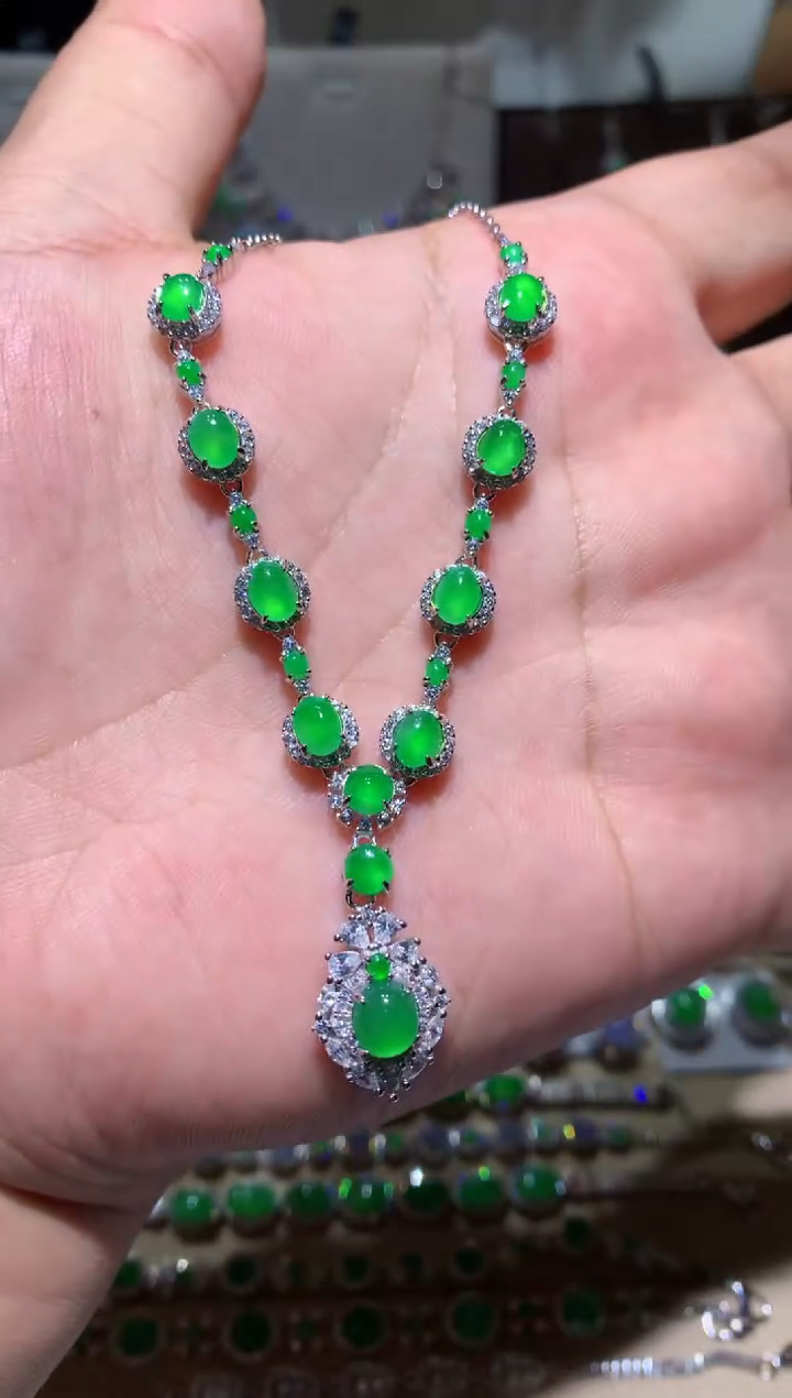 银S925镶嵌翡翠耳饰套链