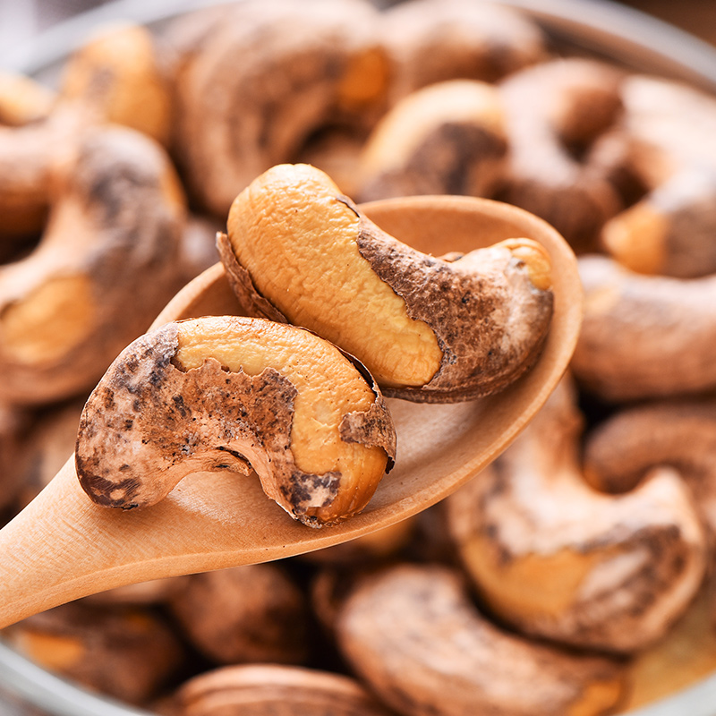 大颗粒带皮紫衣腰果新鲜饱满酥脆可口的坚果零食