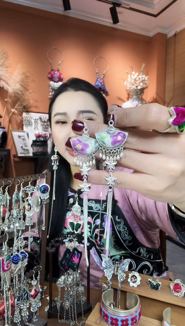 【闪购商品】刺绣纯手工民族风耳环