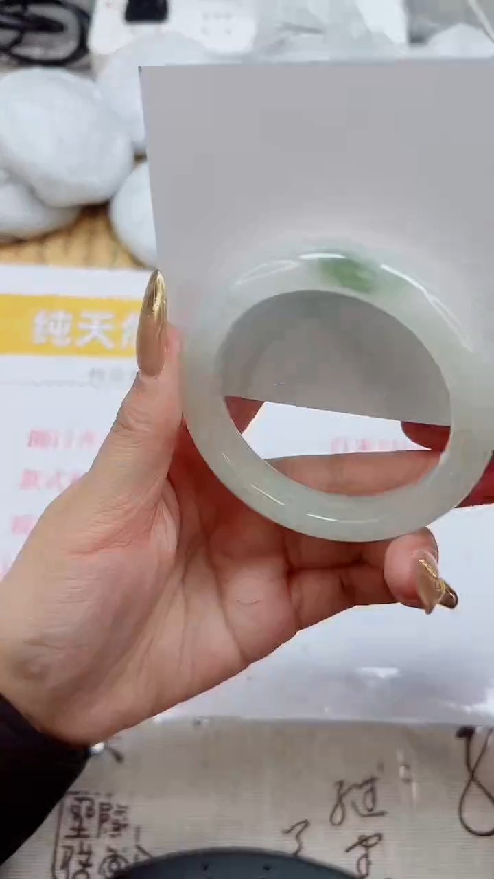 【闪购商品】石英质玉手镯未镶嵌K166-52.5