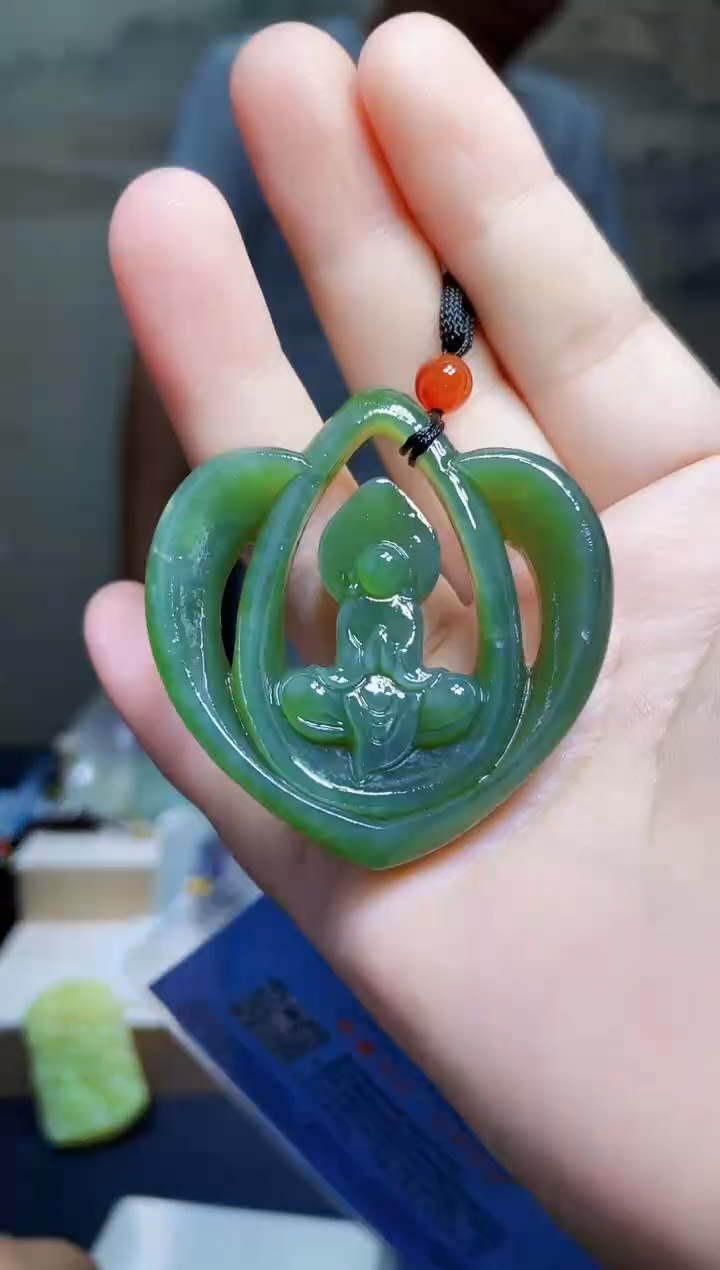 颈饰未镶嵌和田玉1