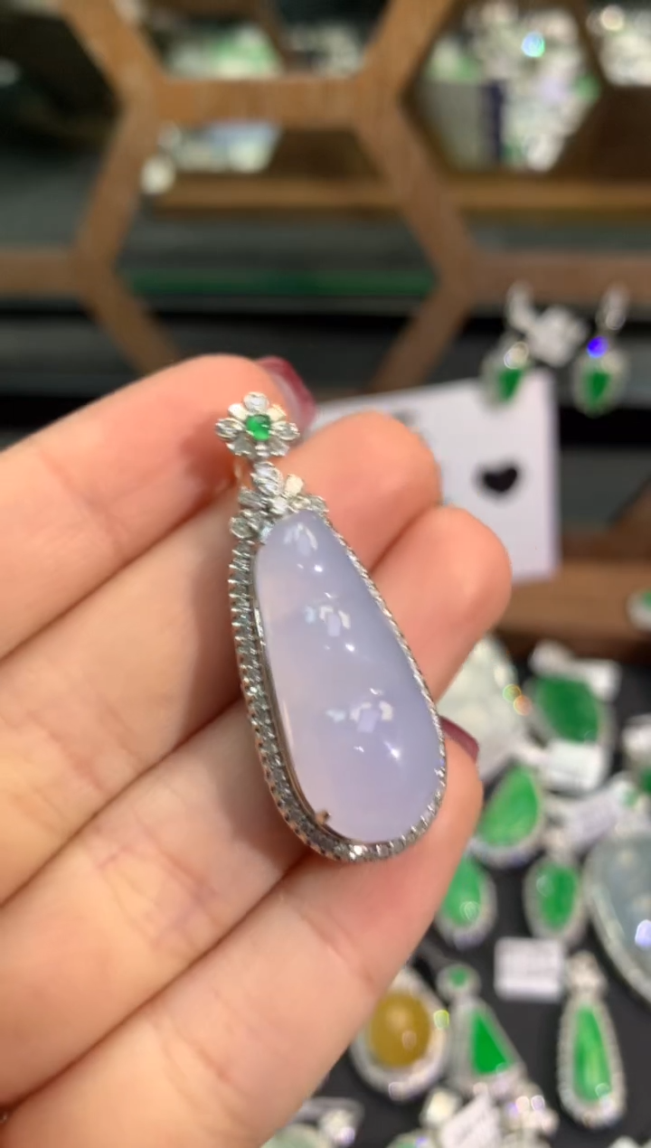 【闪购商品】翡翠吊坠(不含链)18K金镶嵌吊坠