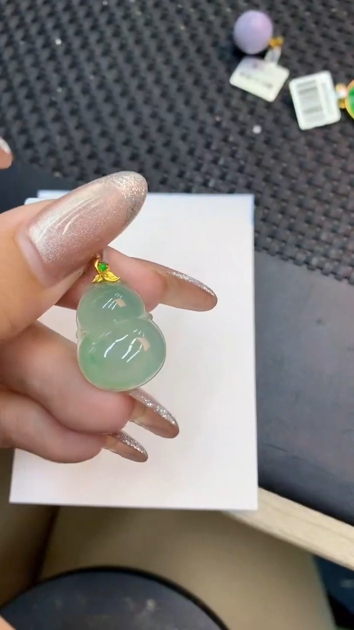 颈饰18K金镶嵌翡翠1