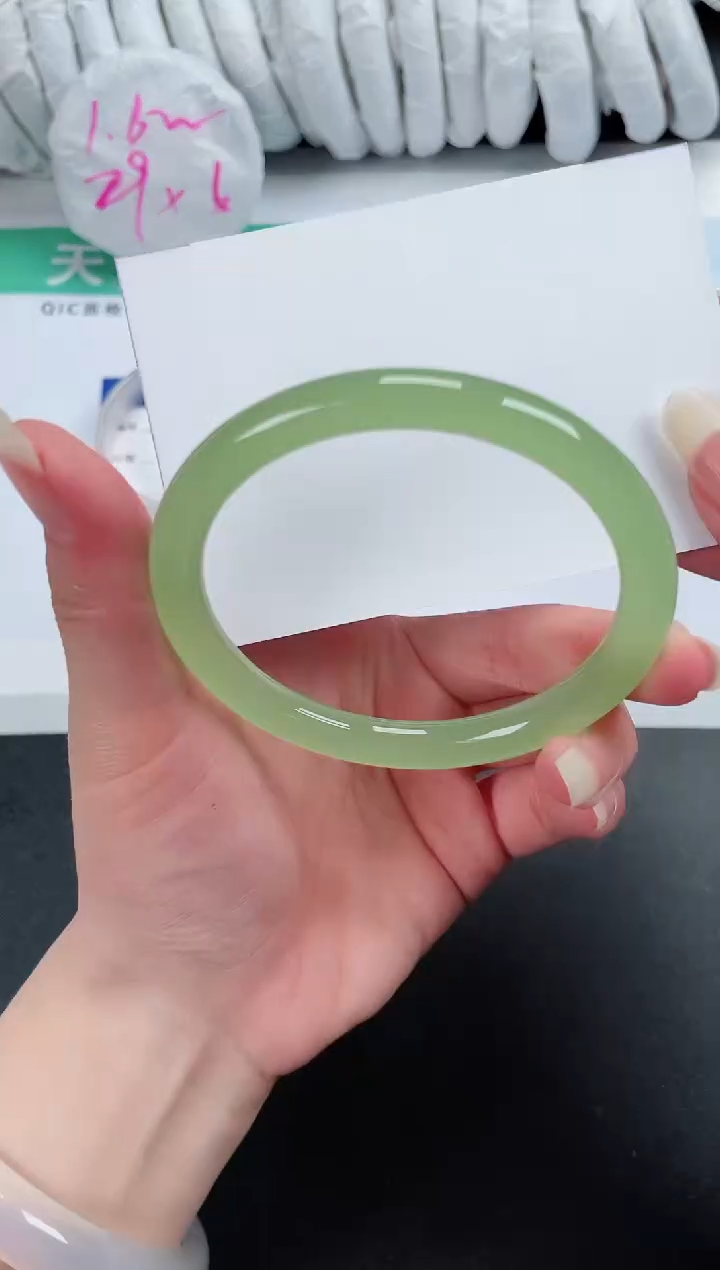 【闪购商品】石英质玉手镯未镶嵌80-61