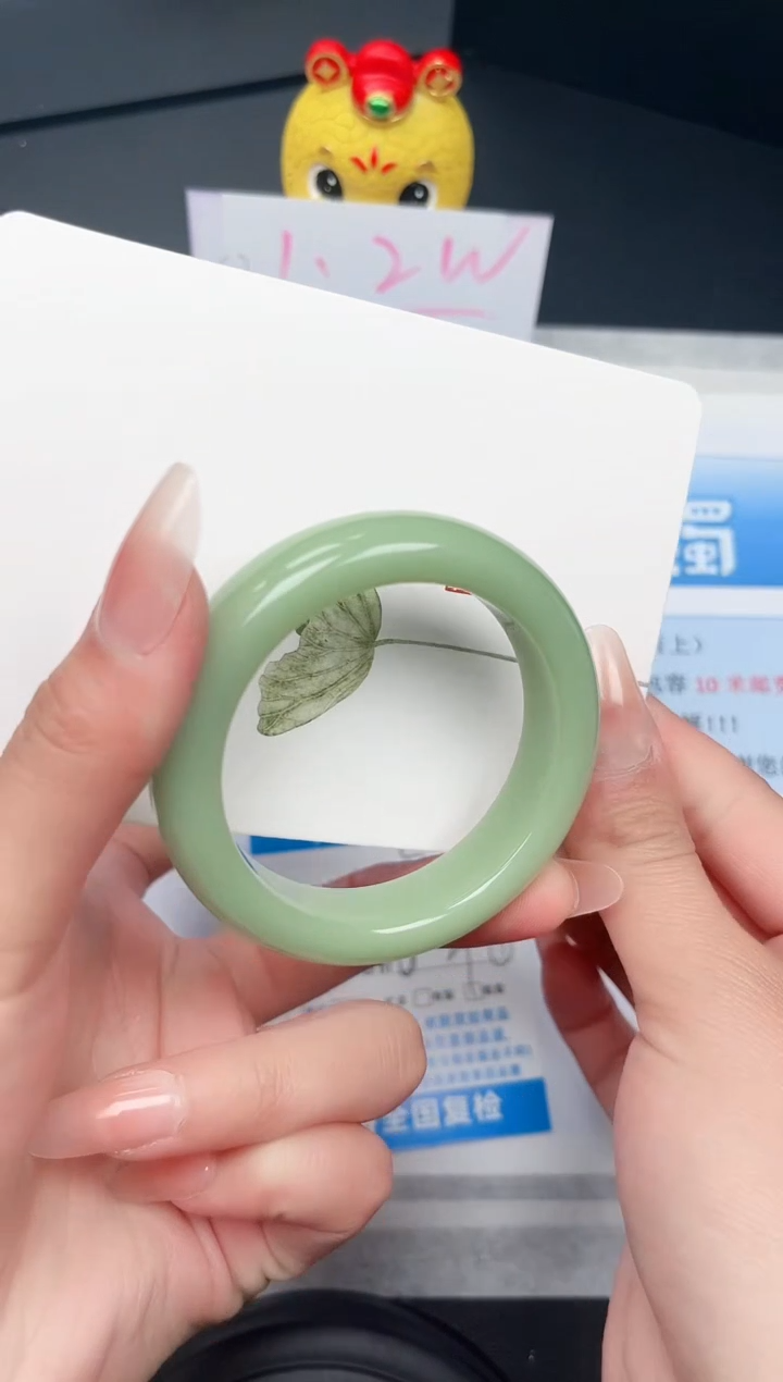 【闪购商品】石英质玉手镯未镶嵌201-51