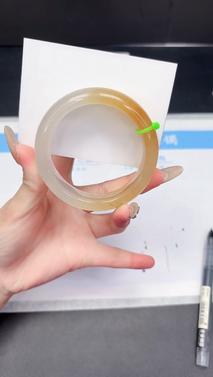 【闪购商品】石英质玉手镯未镶嵌230-56.3