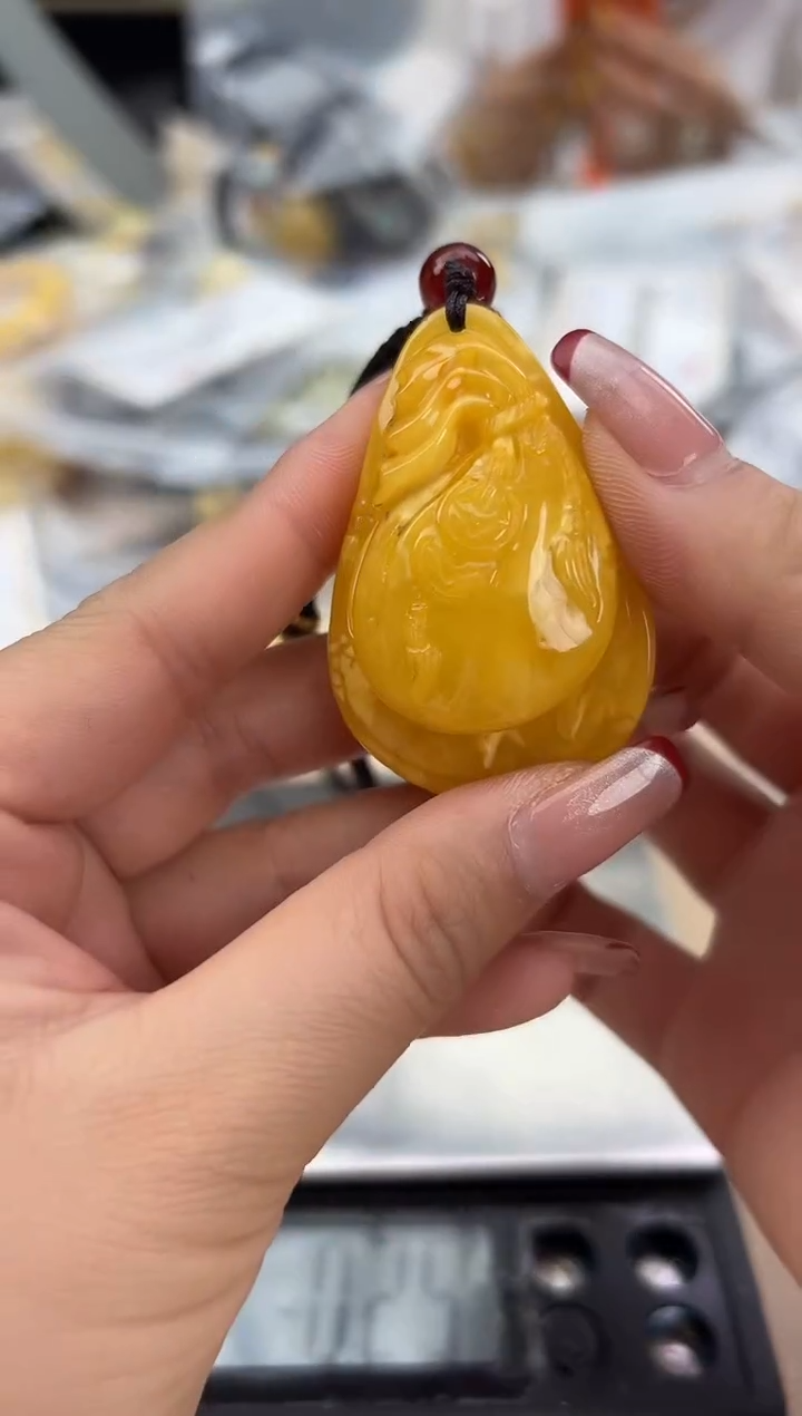 【闪购商品】琥珀裸石未镶嵌蜜蜡吊坠