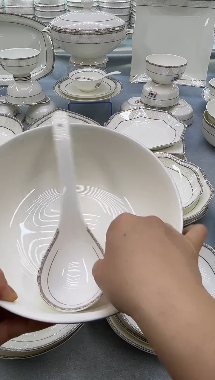骨瓷玲珑大勺2个  