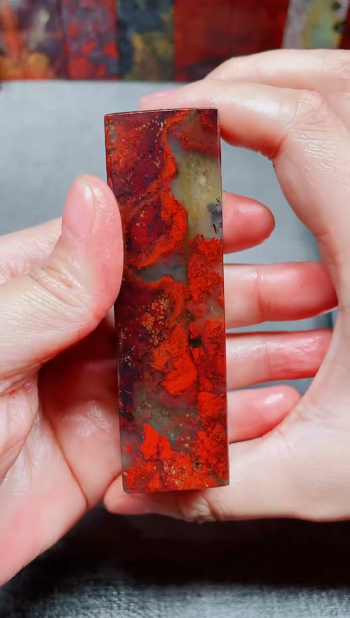 玉桂林鸡血玉素章2.5左右红49