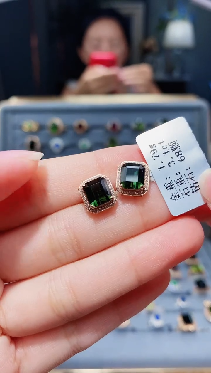 18K金镶嵌耳饰碧玺3.1配钻