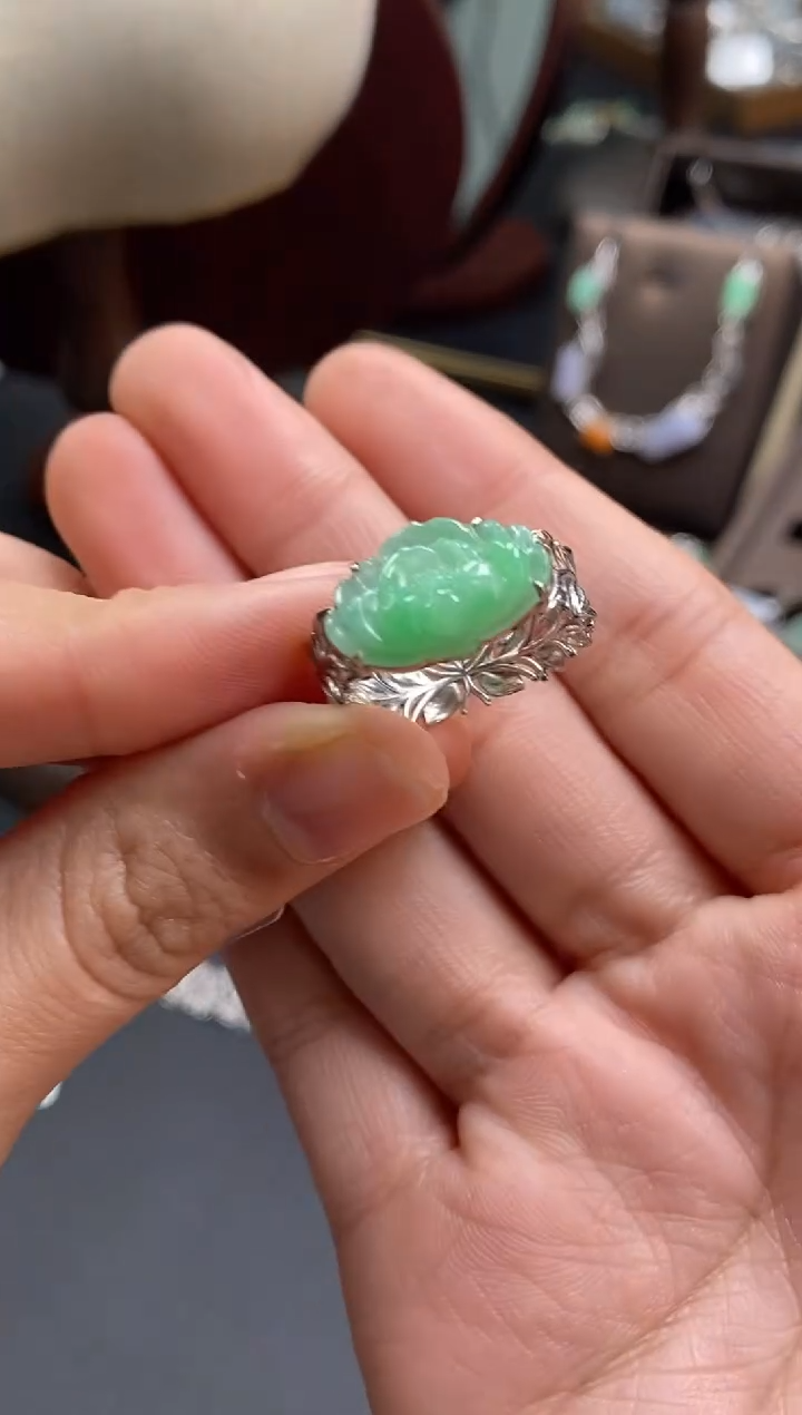 颈饰银S925镶嵌翡翠16736