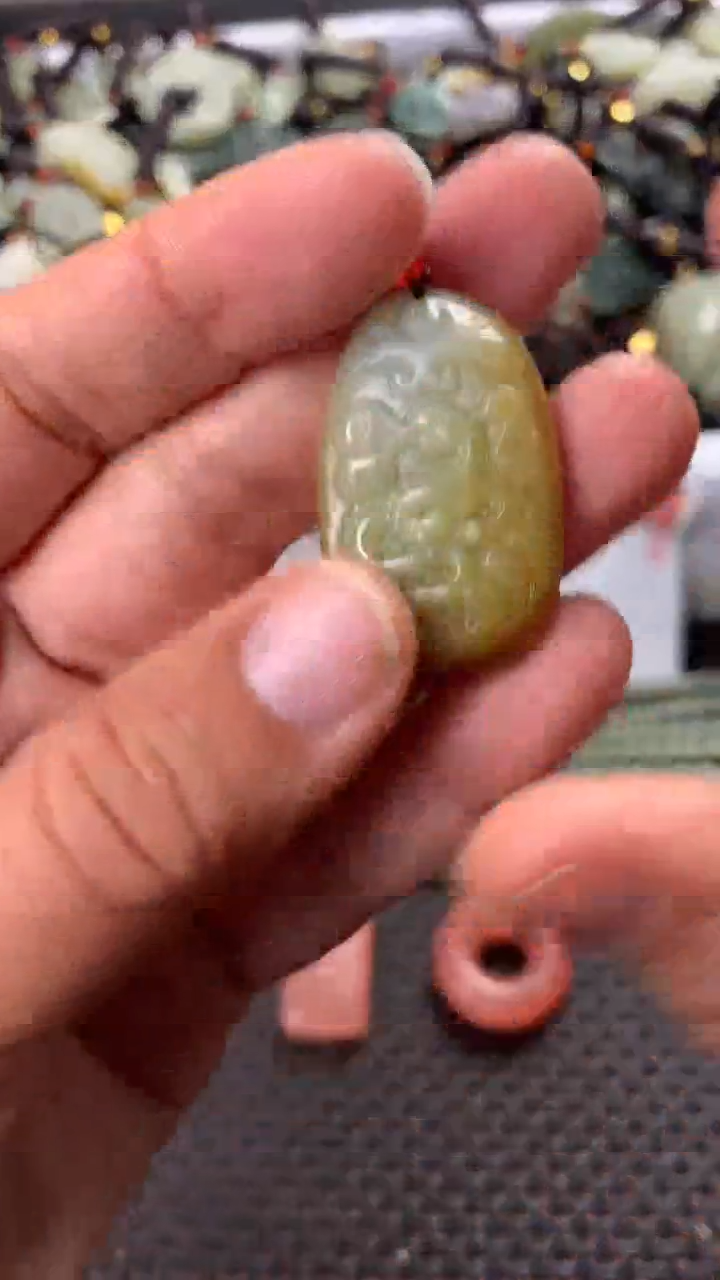 【闪购商品】和田玉颈饰未镶嵌多样性发货没有证书拍一发一有瑕
