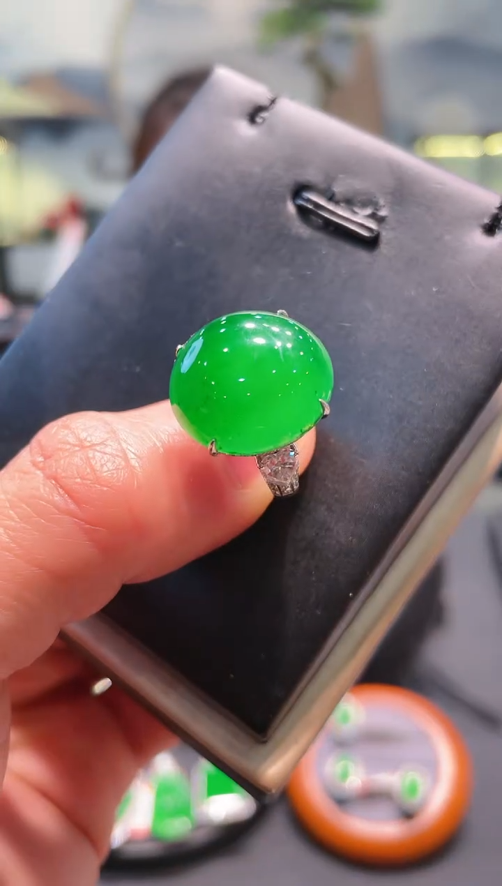 【闪购商品】翡翠颈饰18K金镶嵌A41戒指天然A货翡翠