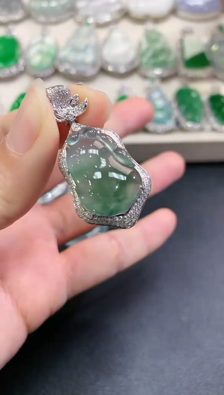 【闪购商品】翡翠颈饰18K金镶嵌C29