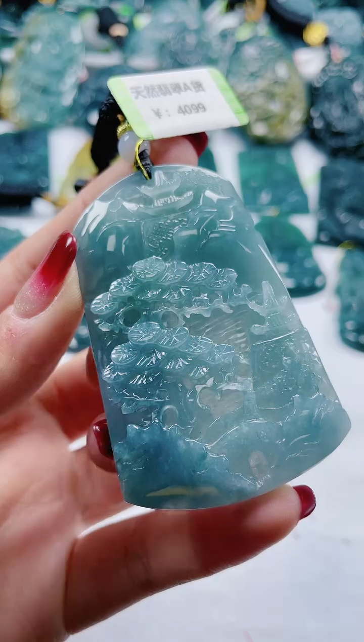 【闪购商品】翡翠颈饰未镶嵌             