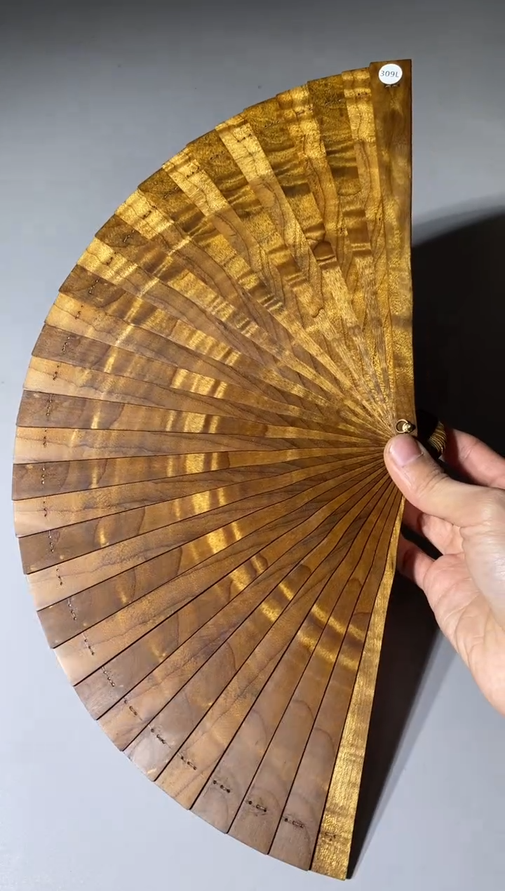 【闪购商品】金丝楠木雕309号21cm金丝楠木小叶桢楠扇子