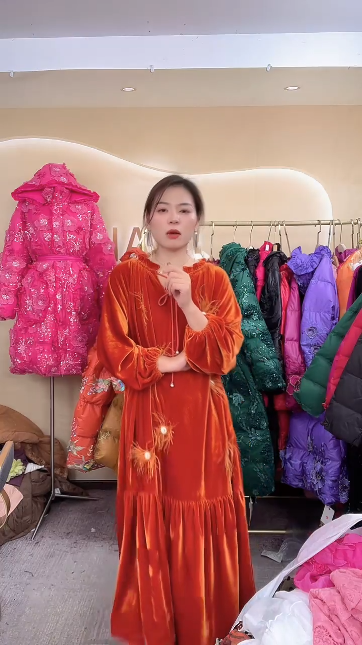 常规款199丝绒特价福利款连衣裙