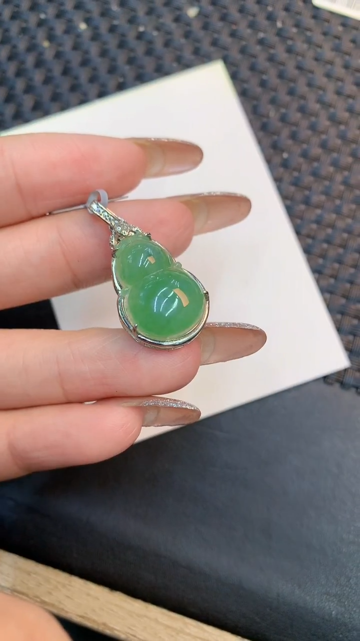 颈饰未镶嵌翡翠1