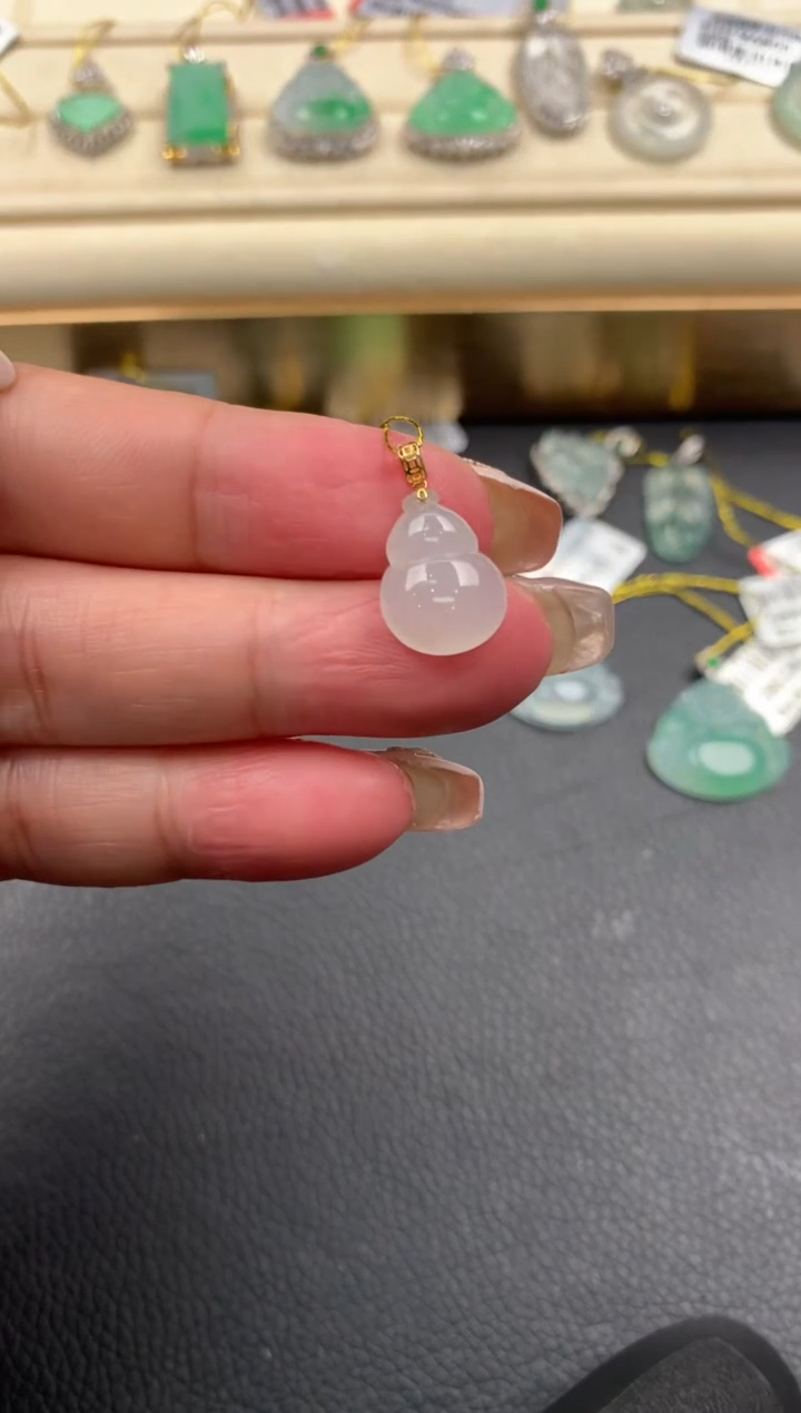 【闪购商品】翡翠颈饰18K金镶嵌Q161      