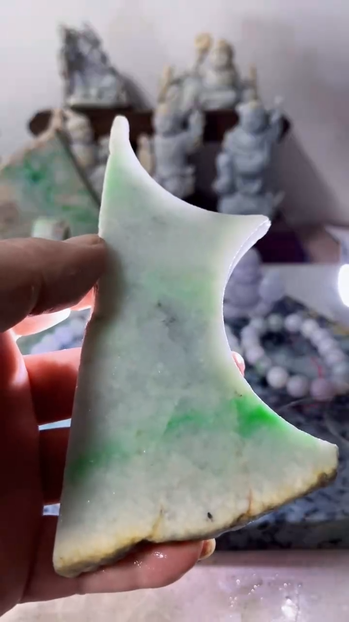 【闪购商品】翡翠吊坠(不含链)未镶嵌A24