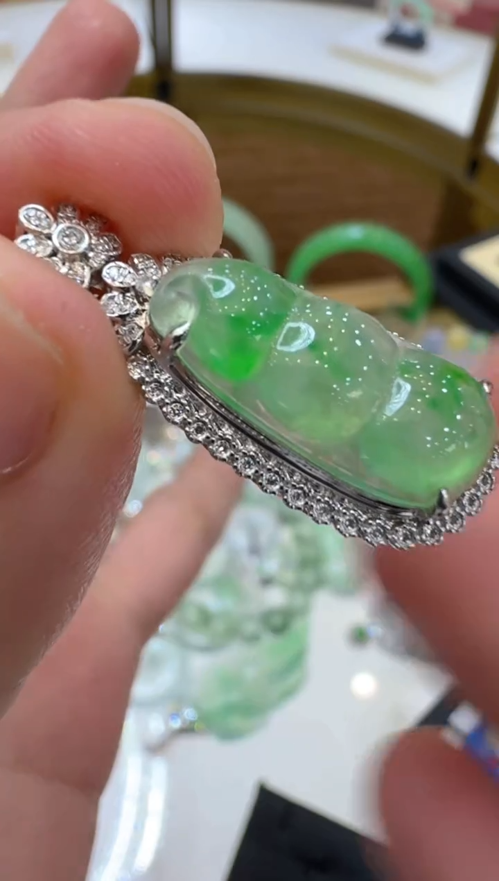 【闪购商品】翡翠吊坠(不含链)18K金镶嵌多样性团购发一件