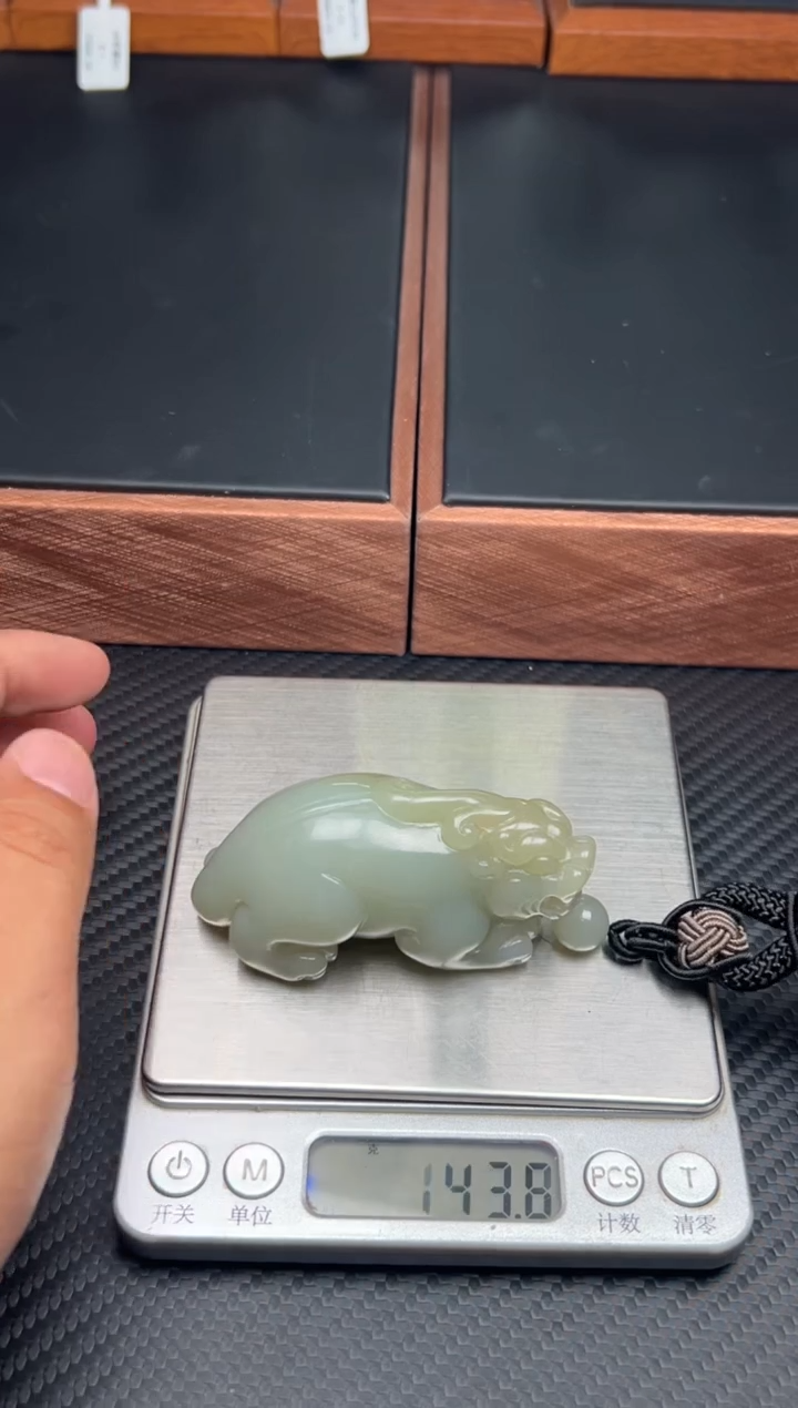 未镶嵌和田玉把件且末微色差近矿J 貔貅