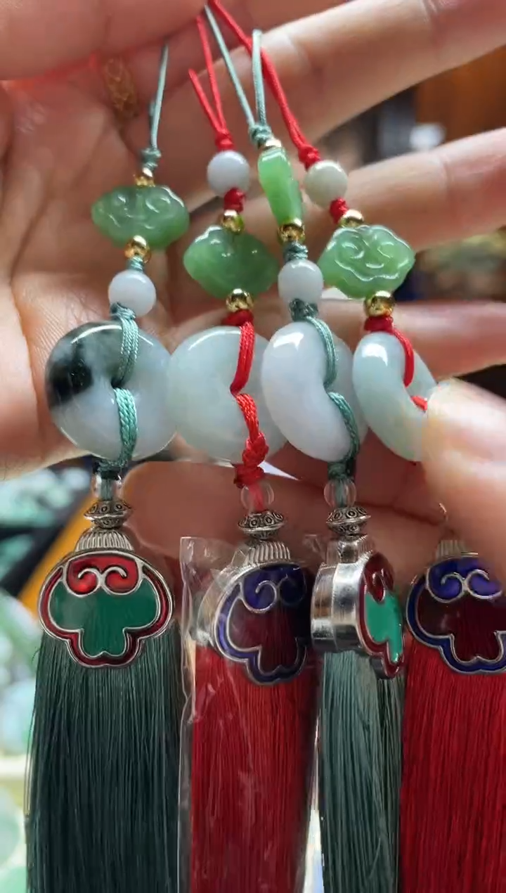 【闪购商品】翡翠颈饰未镶嵌平安扣车挂多样性发其一