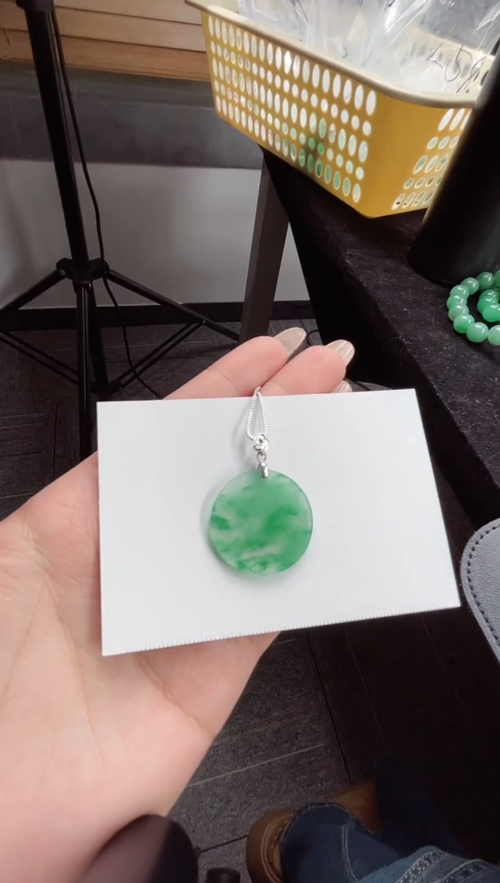 吊坠(赠链)银S925镶嵌石英质玉（非洲翠）30.137无事牌